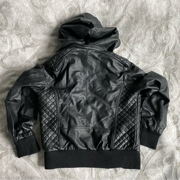 Small faux leather jacket - Picture 2 of 4